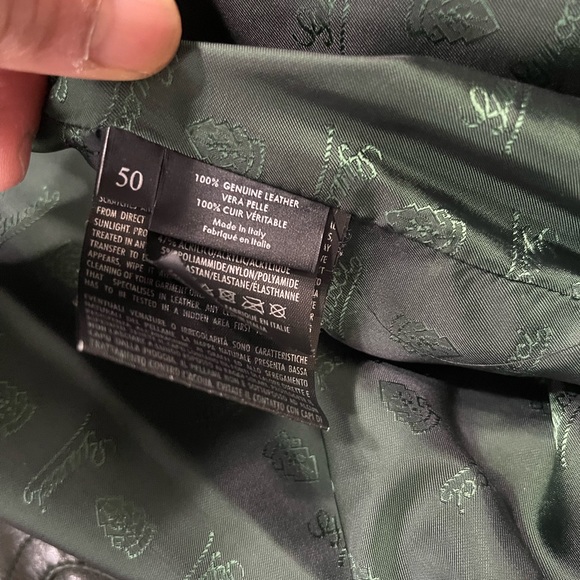 Basically brand new Gucci jacket come with dust bag - Picture 4 of 5